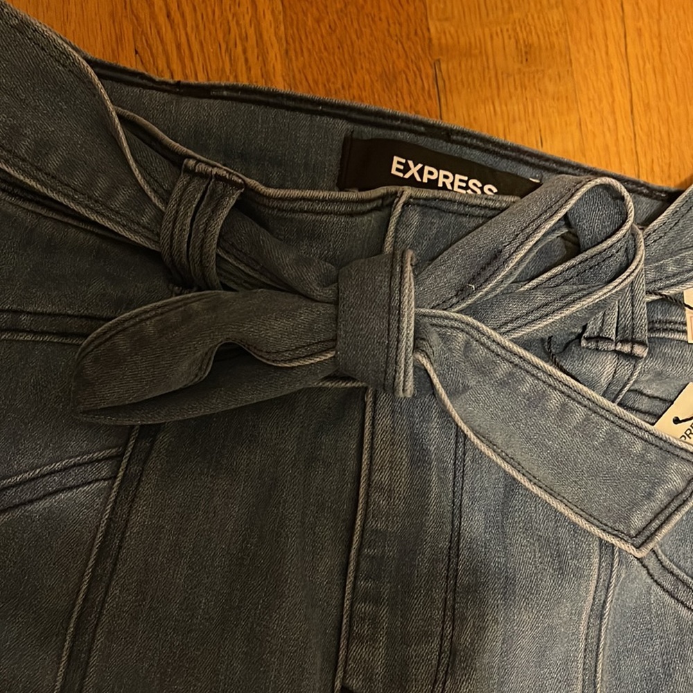 NWT Super High Rise Bell Flare Bell Bottom Jeans EXPRESS (sold out!) - Picture 3 of 4